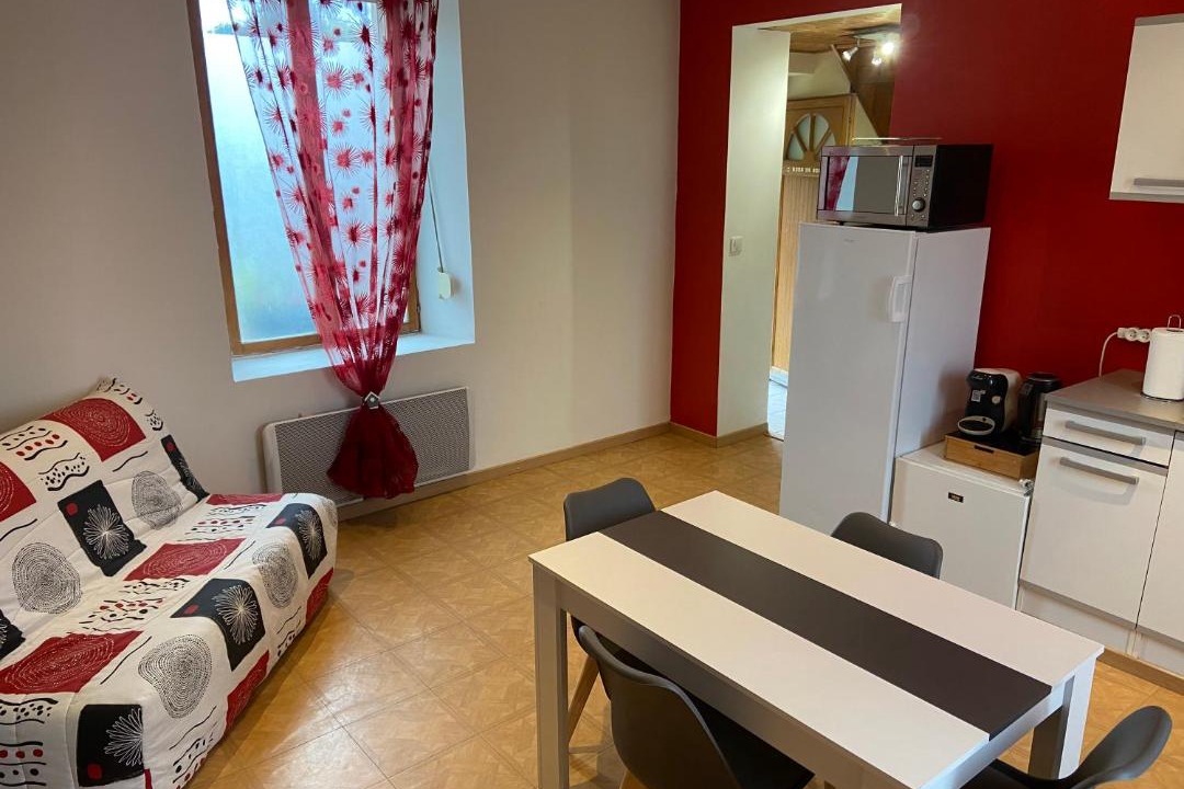 Photo of Others in Lachy