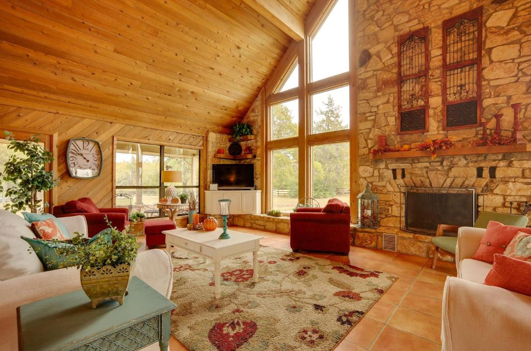 Photo of Livingroom in Bryan
