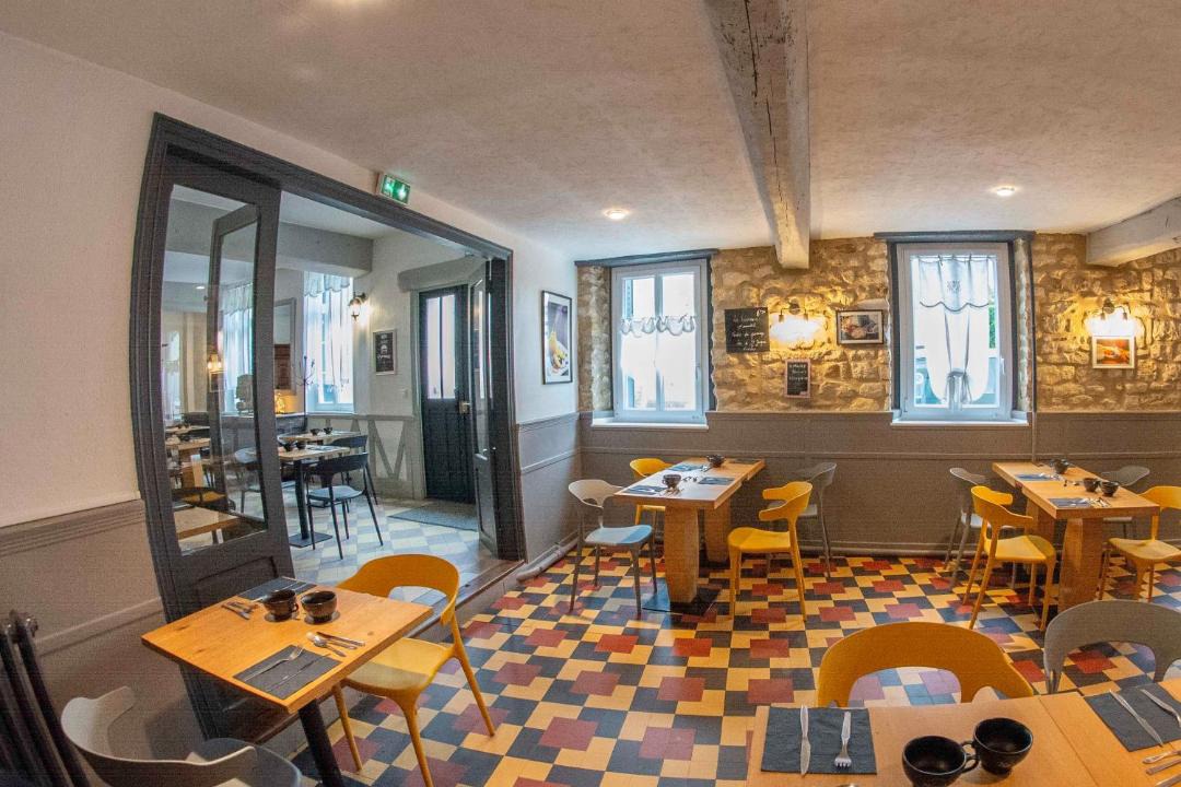 Photo of Others in Moisson