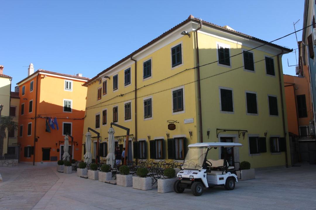 Photo of Buildings in Valbandon
