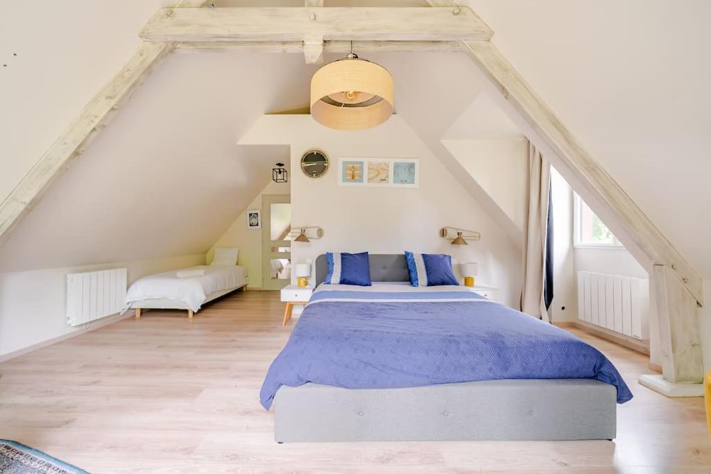 Photo of Bedroom in Saint-Ouen-les-Vignes
