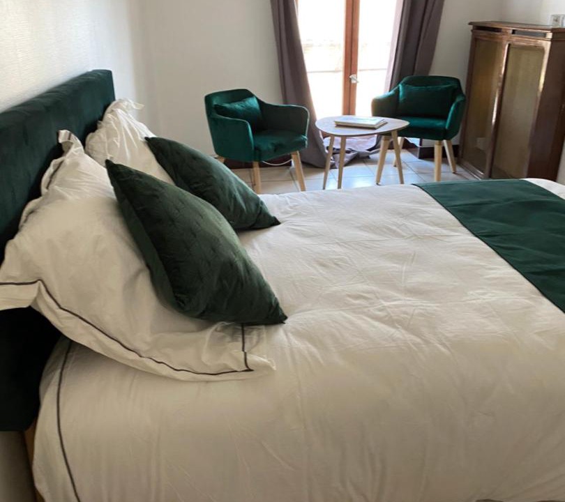 Photo of Others in Binas