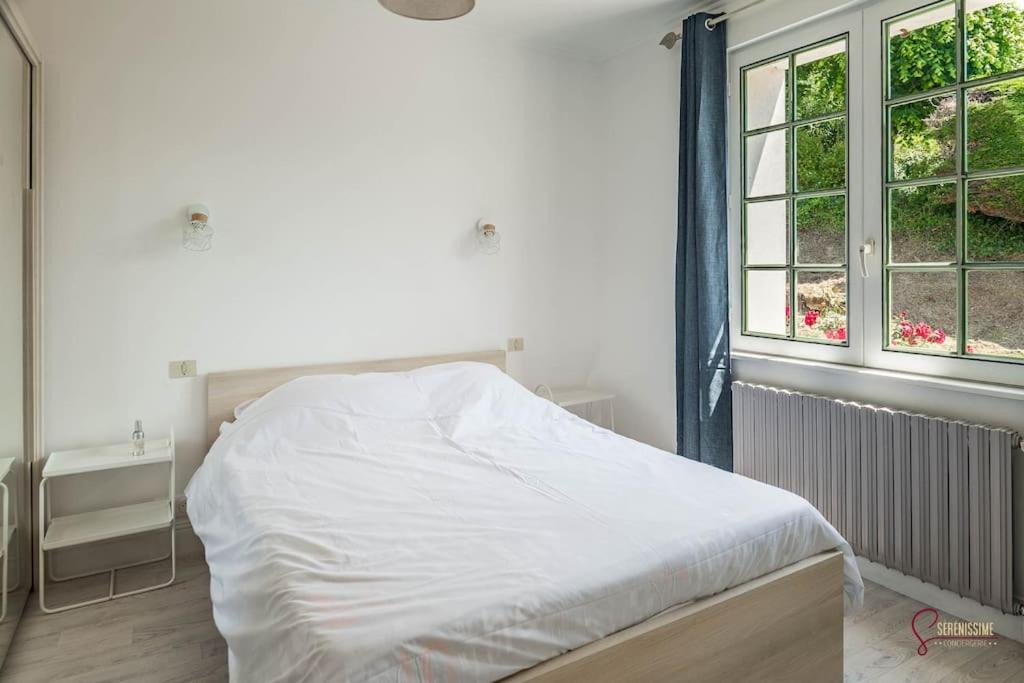 Photo of Bedroom in Carantec