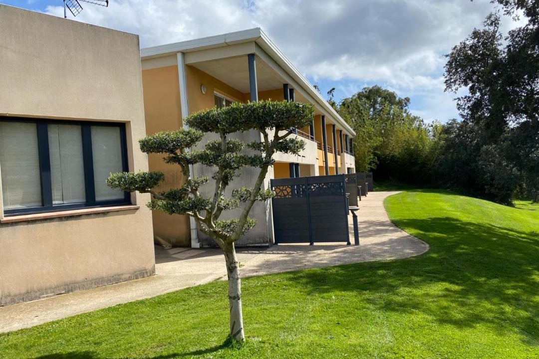 Photo of Others in Garrigues