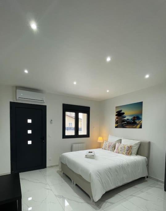 Photo of Bedroom in Paray-Vieille-Poste