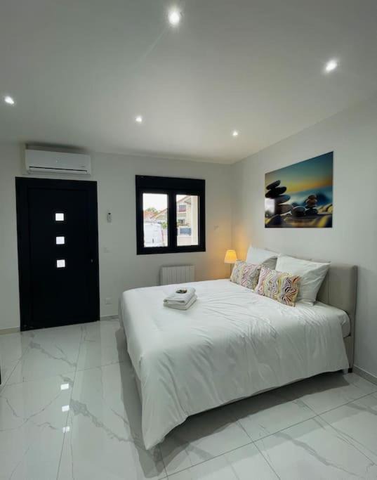 Photo of Bedroom in Paray-Vieille-Poste