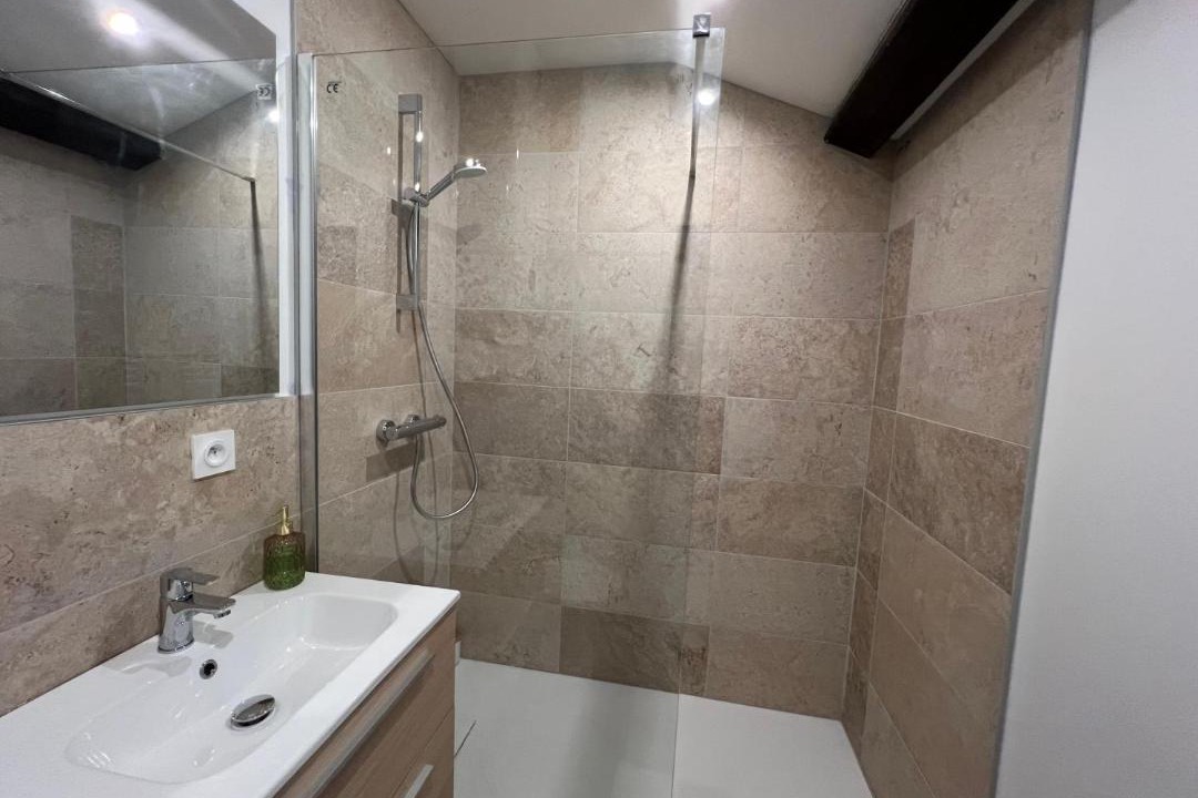 Photo of Bathroom in Centre Deux