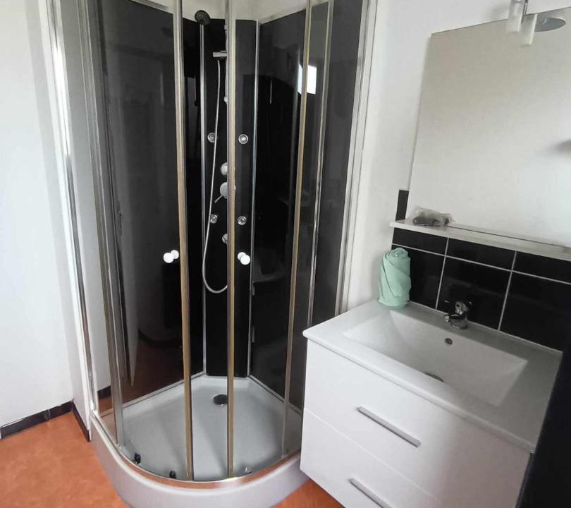 Photo of Bathroom in Saint-Etienne-au-Mont