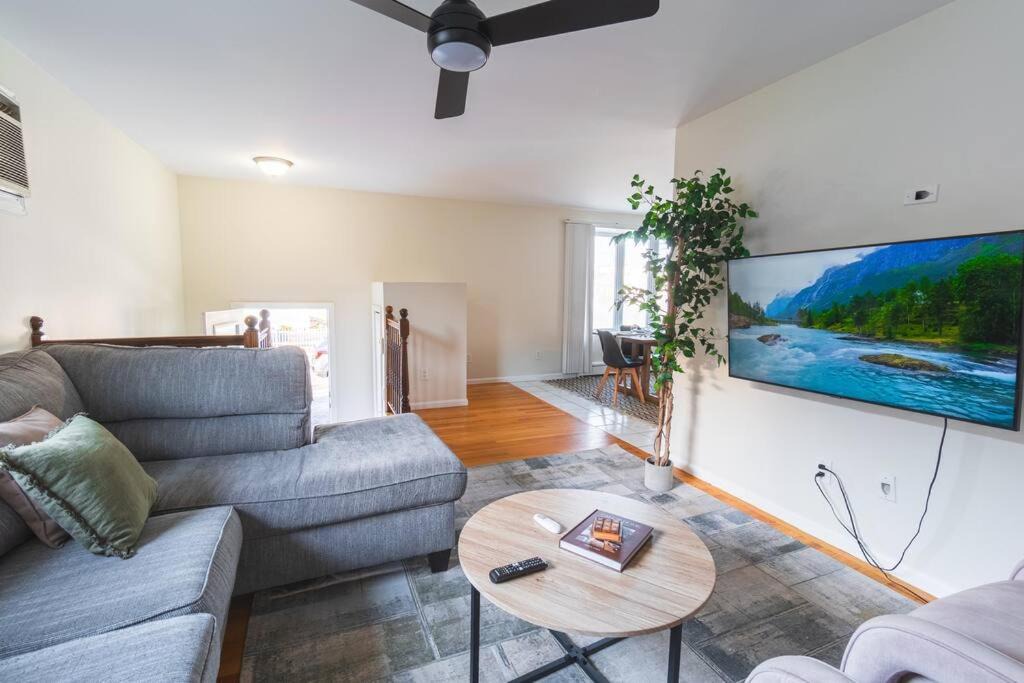 Photo of Livingroom in Revere