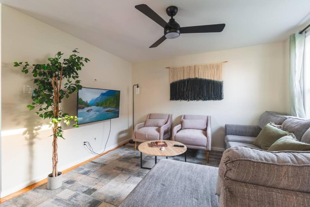 Photo of Livingroom in Revere