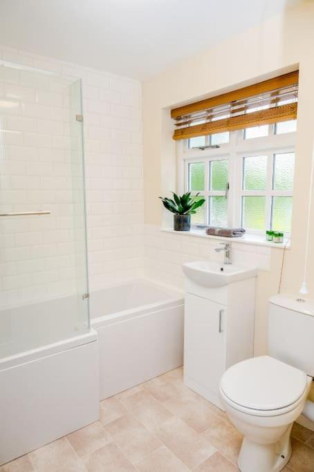 Photo of Bathroom in Llanvair Kilgeddin