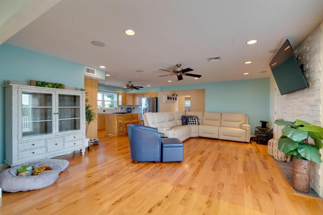 Photo of Livingroom in Spring Hill