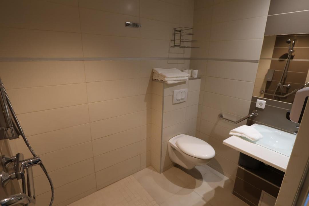 Photo of Bathroom in Hopitaux-Facultes