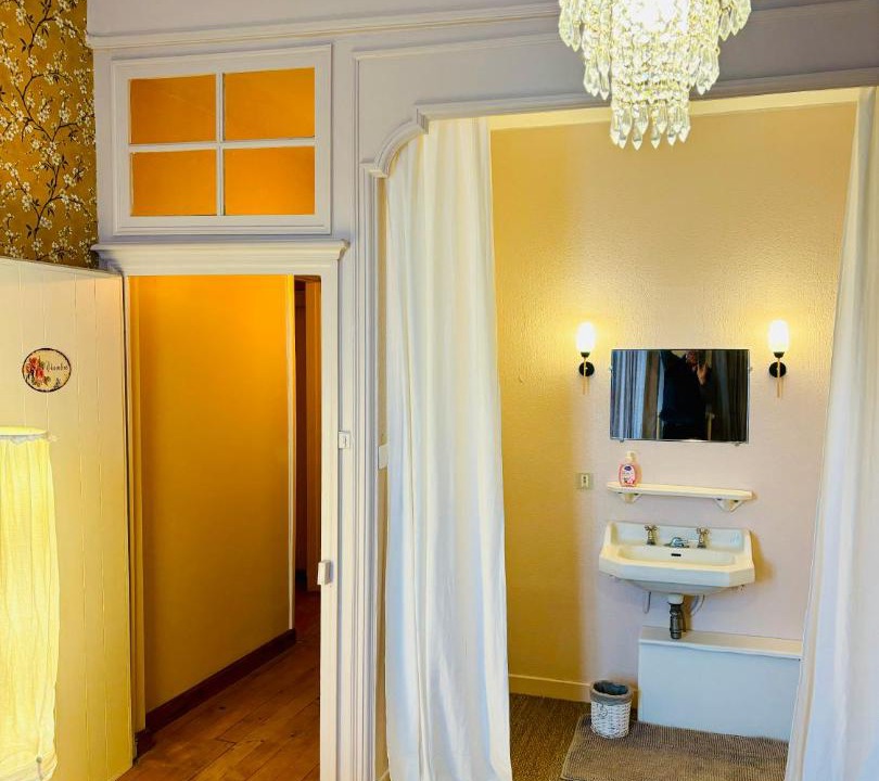 Photo of Bathroom in Auxi-le-Chateau