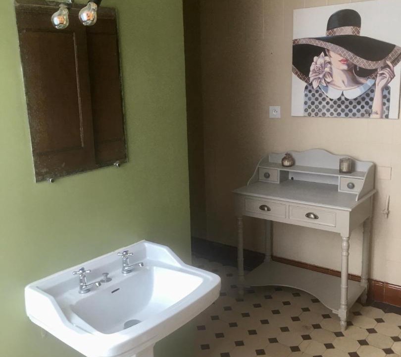 Photo of Bathroom in Auxi-le-Chateau