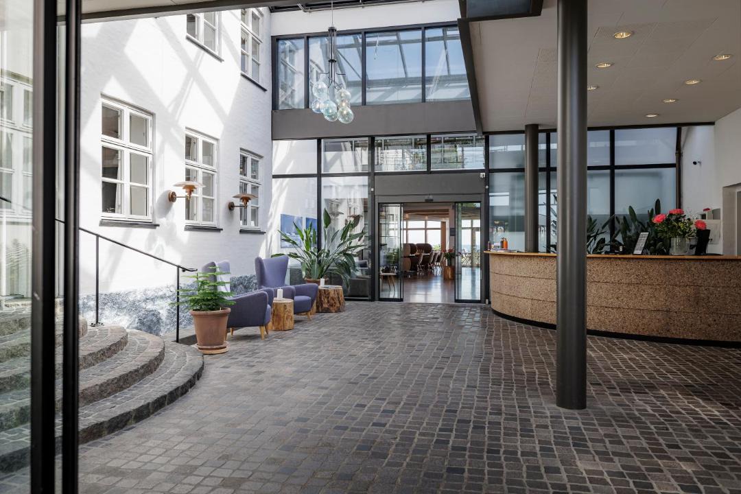 Photo of Others in Ronne