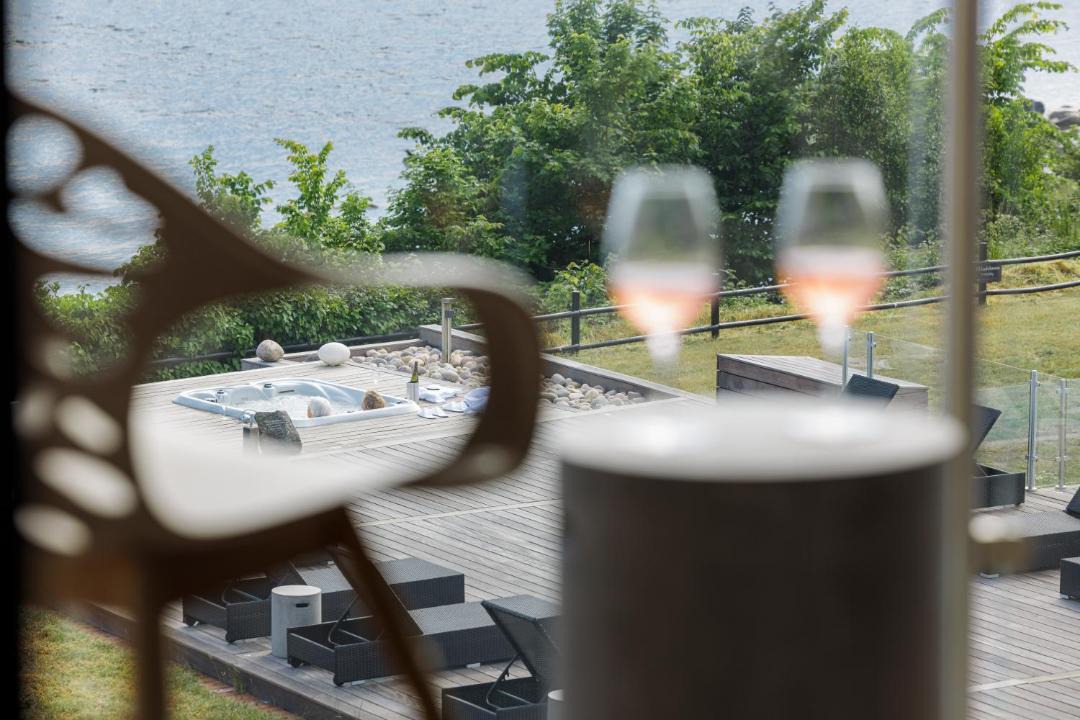 Photo of Others in Ronne