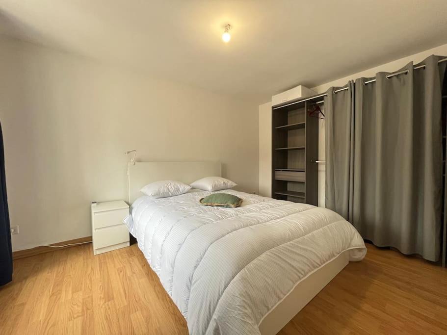 Photo of Others in Olivet
