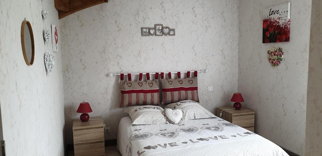 Photo of Bedroom in Saint-Crepin-et-Carlucet