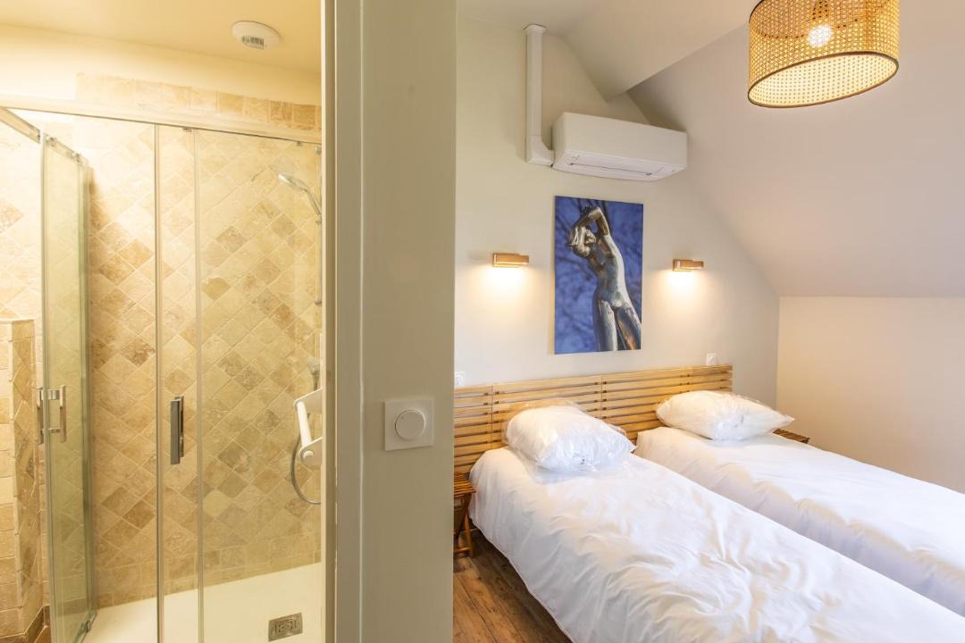 Photo of Others in Cellettes