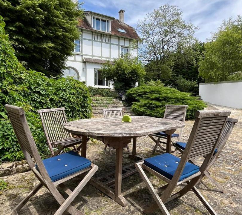 Photo of Others in Recloses