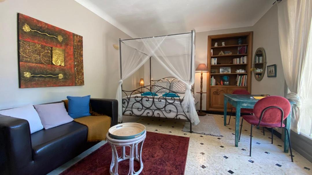 Photo of Others in Nyons