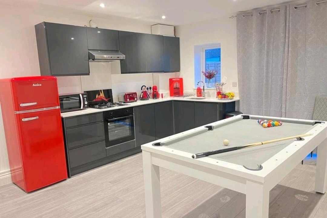 Photo of Others in Broad Green