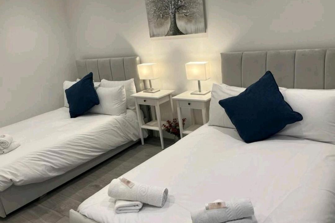 Photo of Others in Broad Green