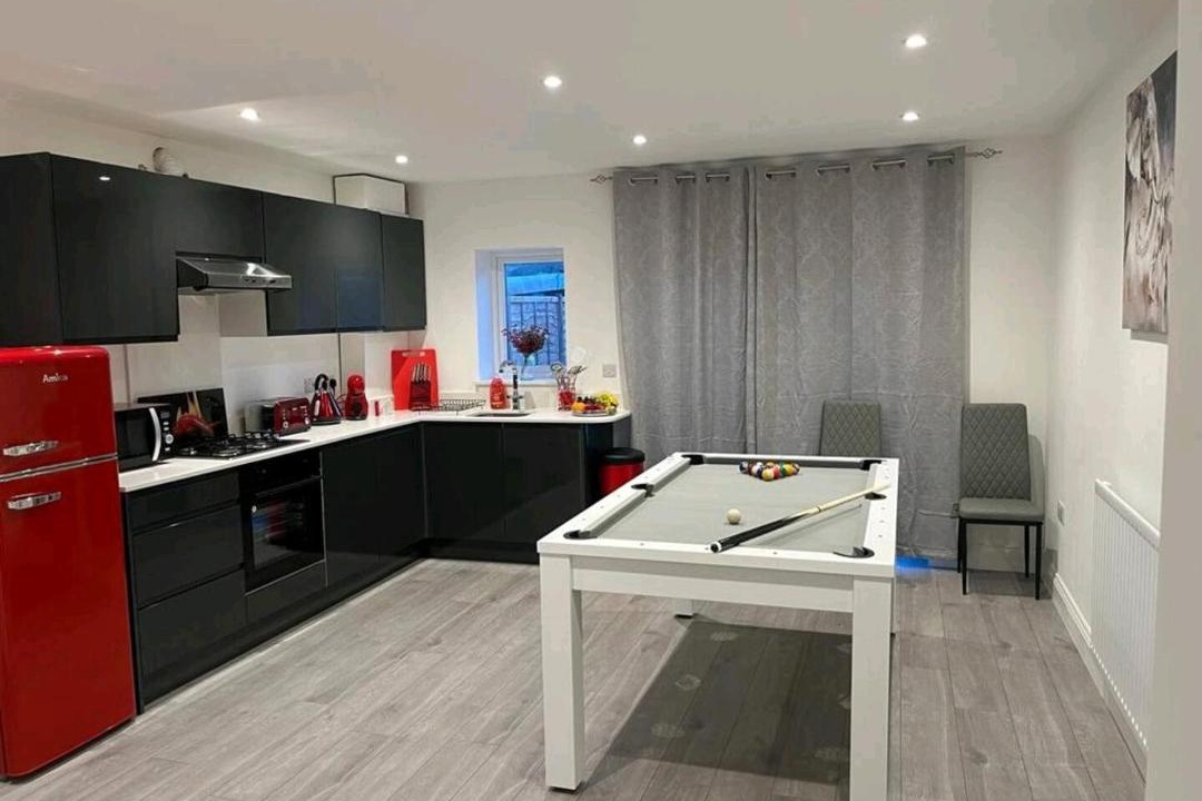 Photo of Others in Broad Green