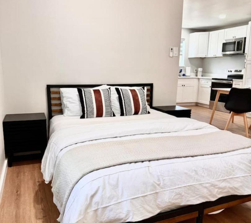 Photo of Bedroom in Northwest Los Angeles Heights