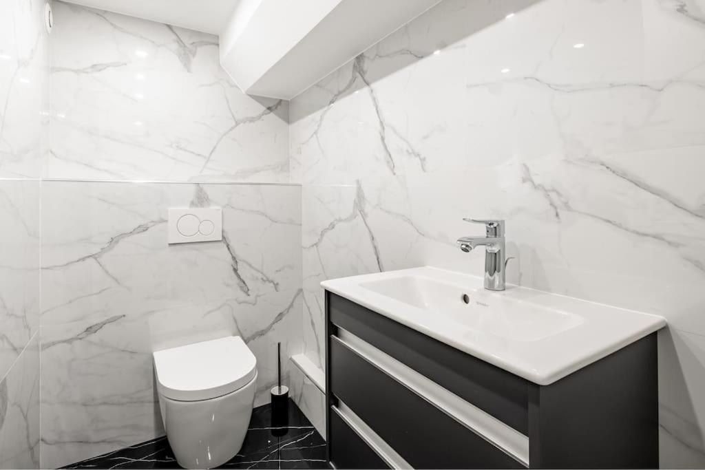 Photo of Others in Necker