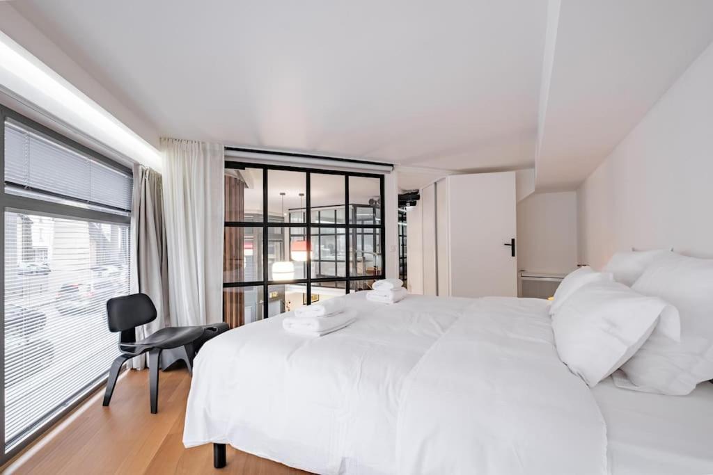 Photo of Others in Necker