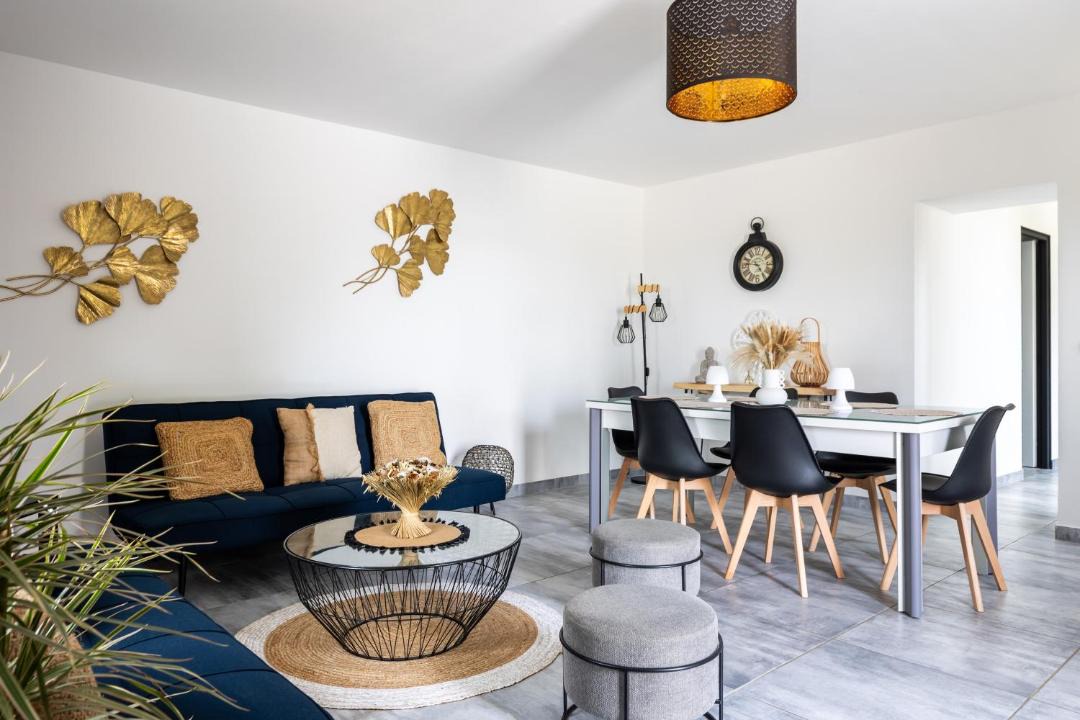 Photo of Others in Ladaux