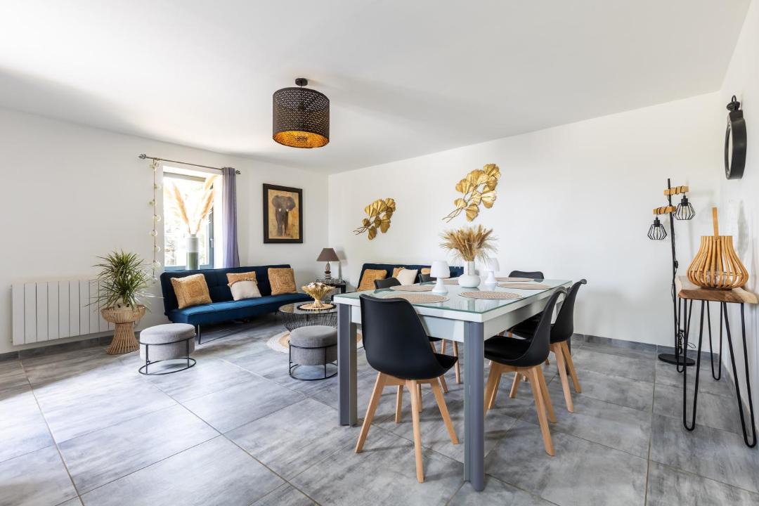 Photo of Others in Ladaux