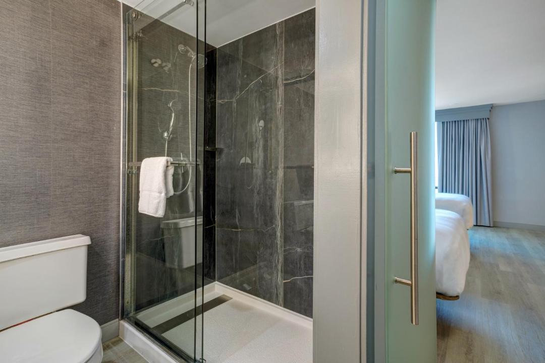 Photo of Bathroom in Greater Greenspoint