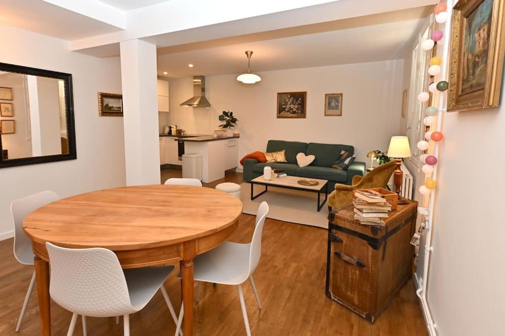 Photo of Others in Sens