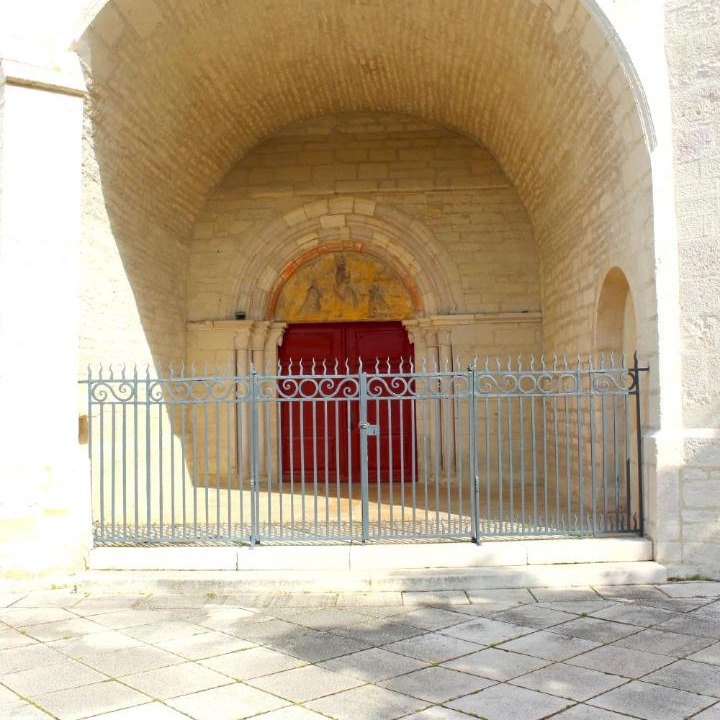 Photo of Buildings in Pesmes