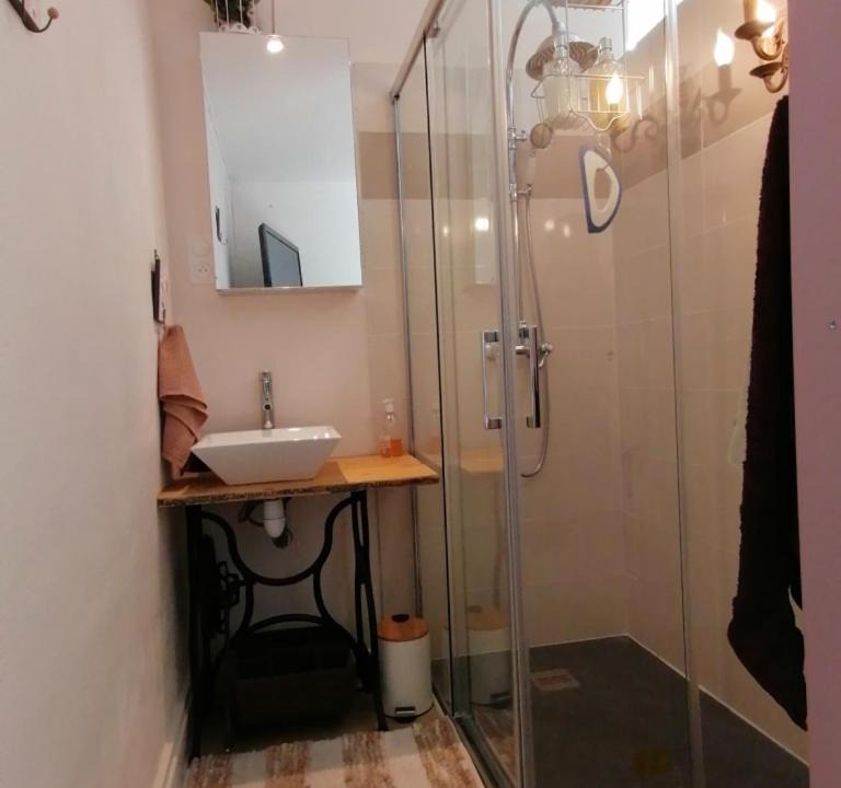 Photo of Bathroom in Cachen
