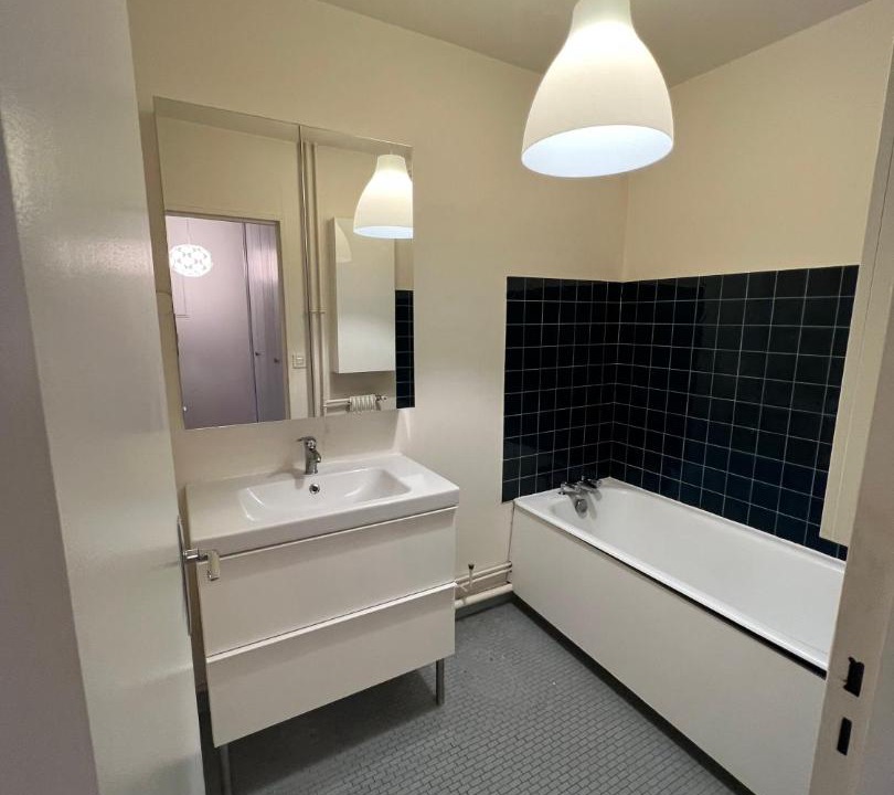 Photo of Bathroom in Charonne