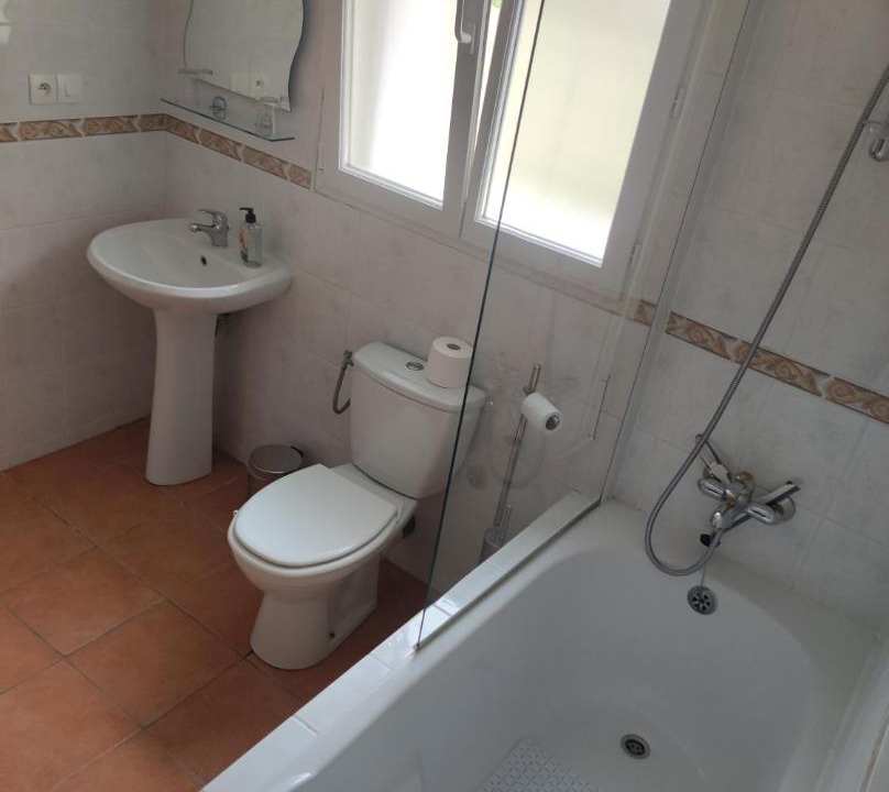 Photo of Bathroom in Saint-Nicolas-de-la-Grave