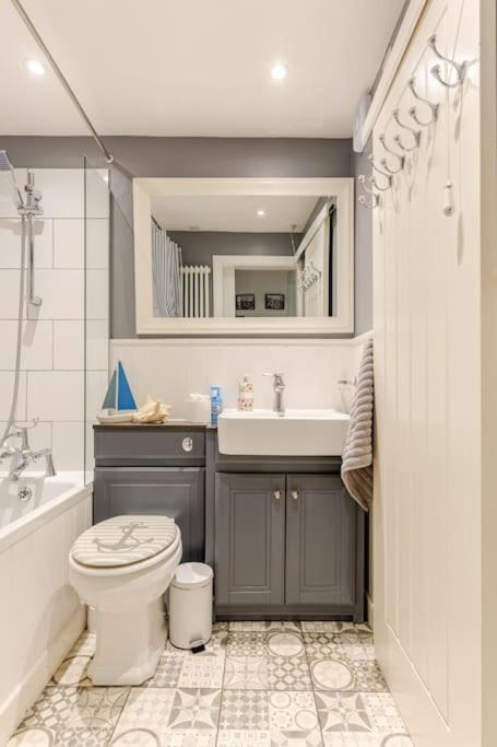 Photo of Others in Newhaven