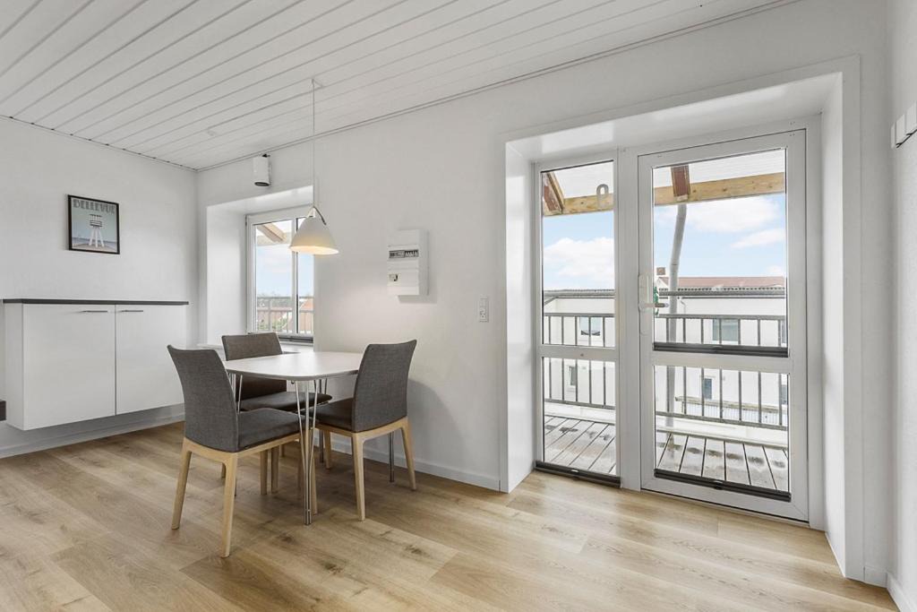 Photo of Others in Lokken