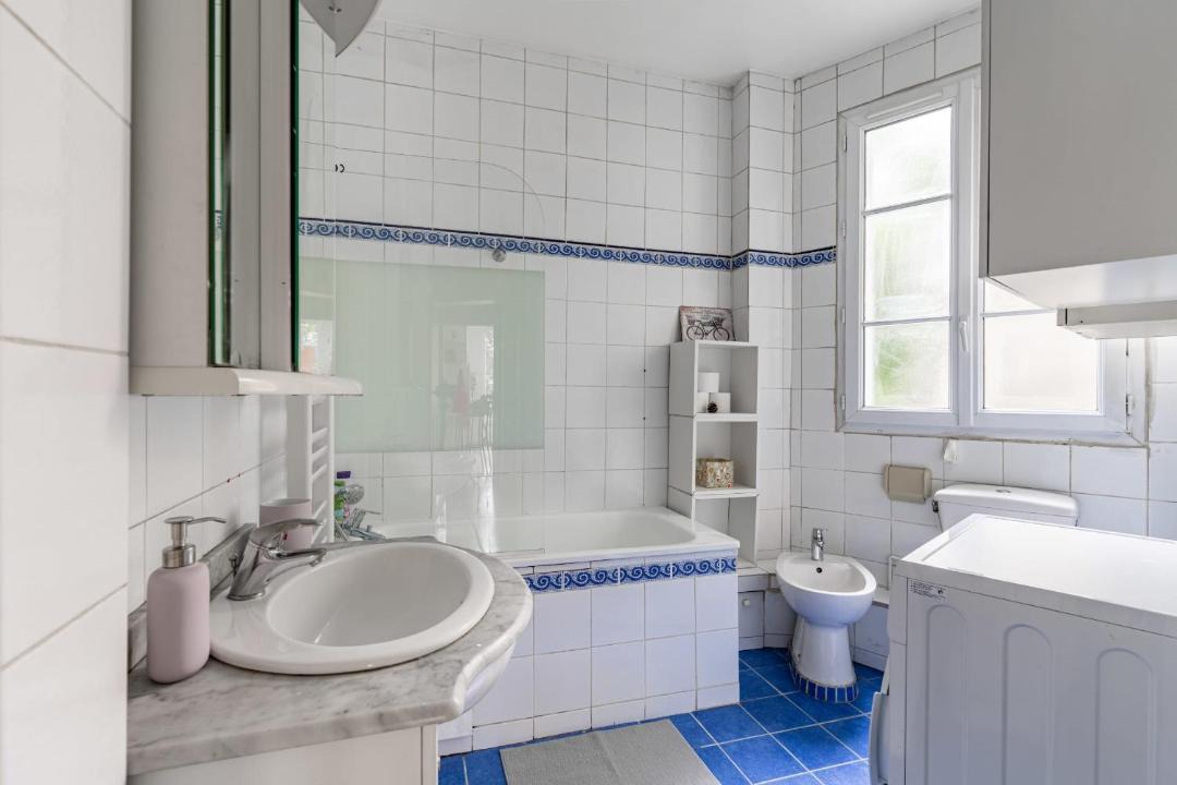 Photo of Bathroom in Cachan