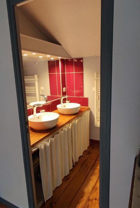 Photo of Others in Tence