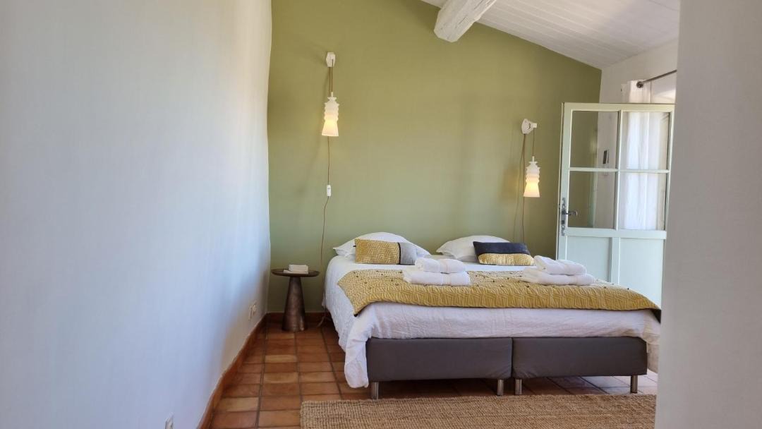 Photo of Others in Valaurie