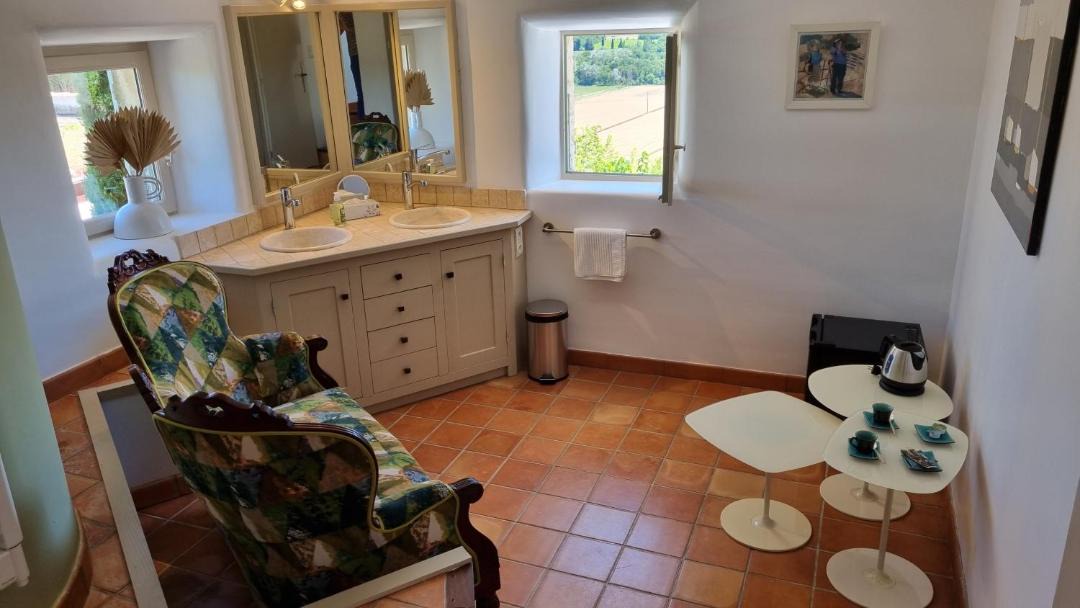 Photo of Others in Valaurie