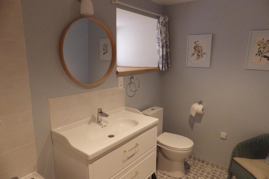 Photo of Bathroom in Villeneuve-dʼAllier