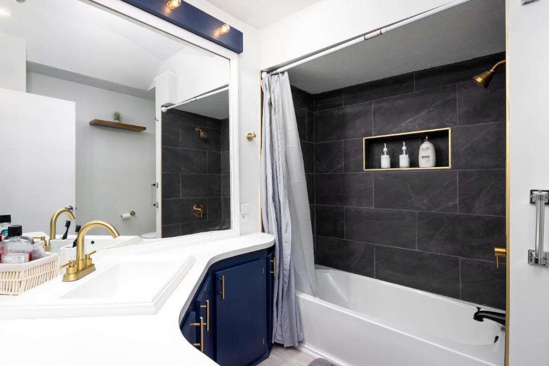 Photo of Others in Fortson