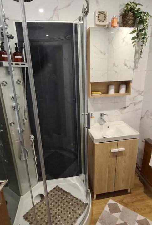 Photo of Others in Avallon