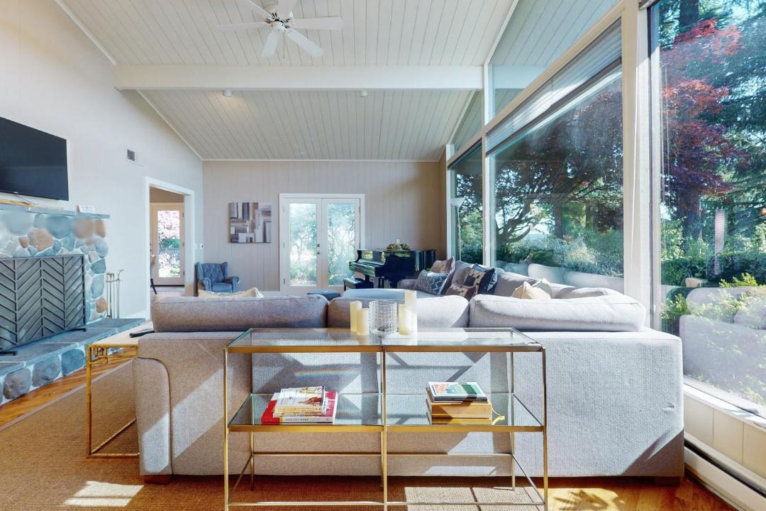 Photo of Others in Lake Forest Park